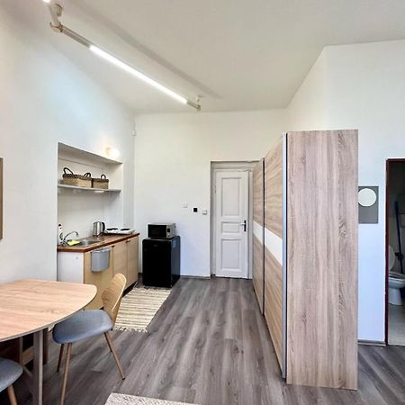 1 Bedroom Studio Close To Palmovka 프라하 외부 사진